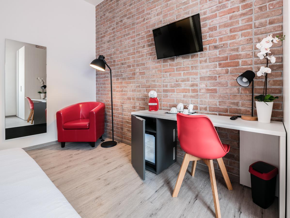 Lele Rooms San Lorenzo Рим Екстер'єр фото
