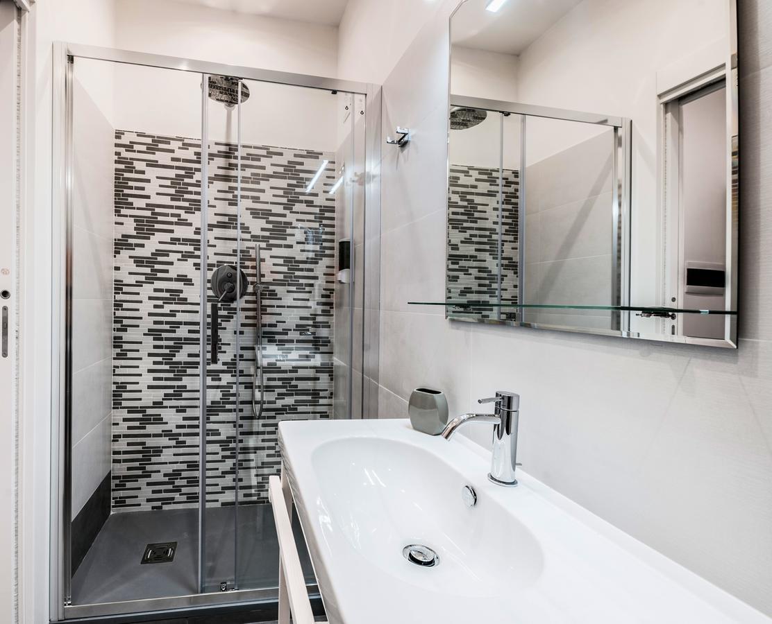 Lele Rooms San Lorenzo Рим Екстер'єр фото