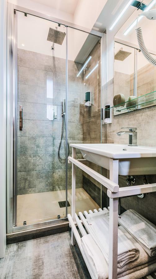 Lele Rooms San Lorenzo Рим Екстер'єр фото