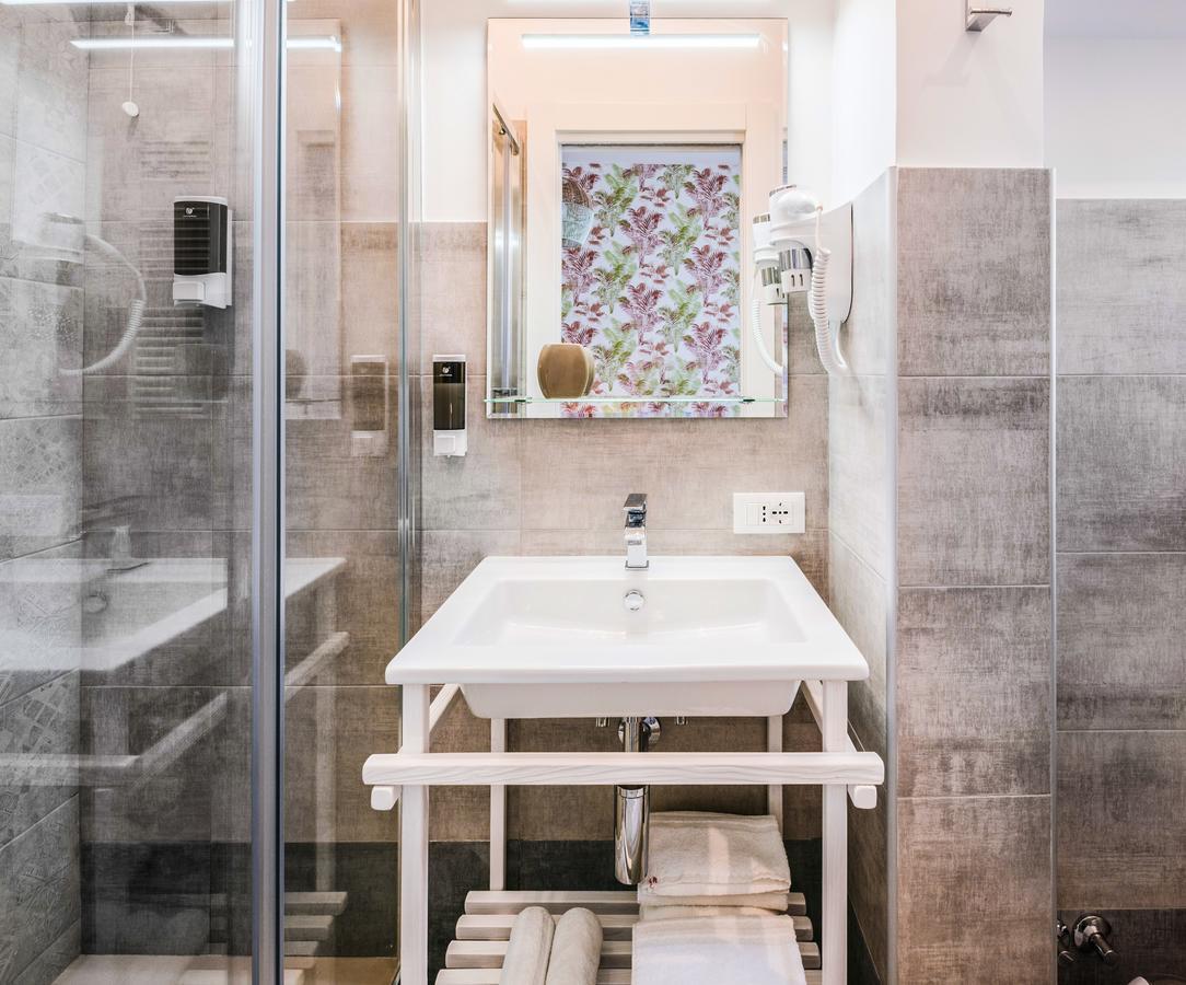 Lele Rooms San Lorenzo Рим Екстер'єр фото